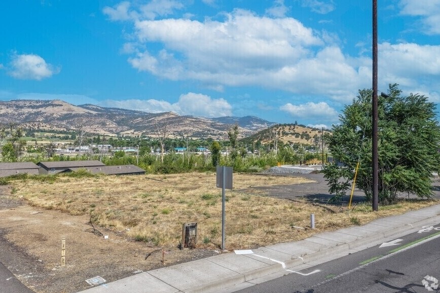 Primary Photo Of 70-90 Suncrest Rd, Talent Land For Sale