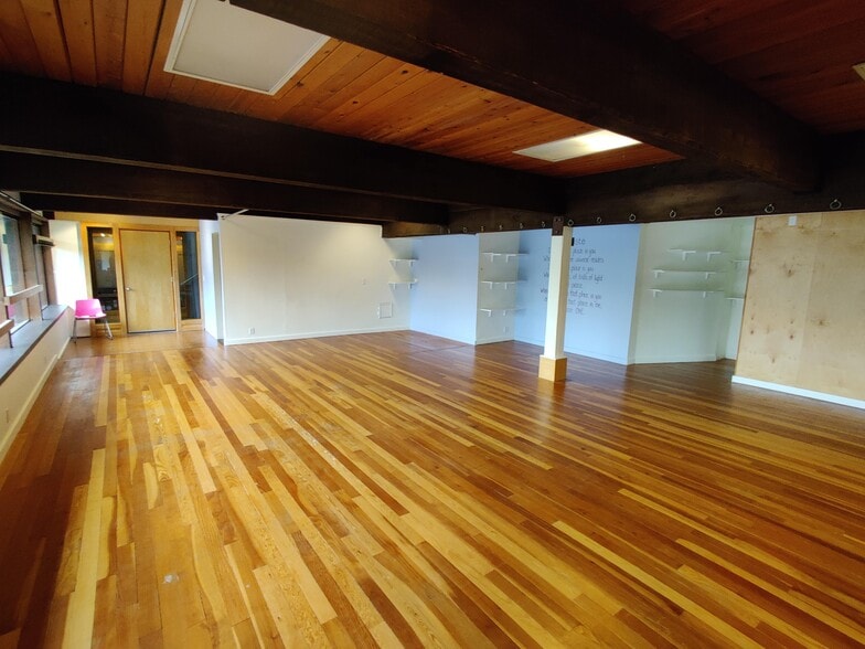 More Photos Of 18021-18023 15th Ave NE, Shoreline Office For Sale