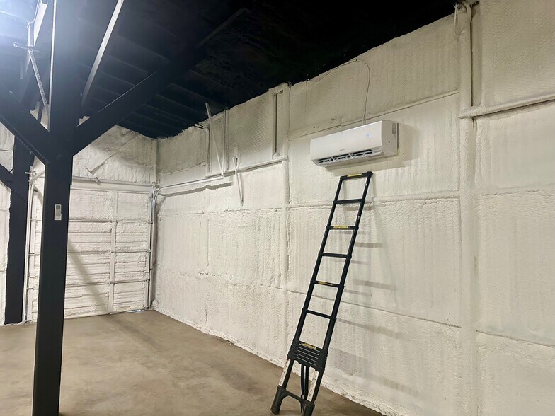 More Photos Of 200-232 W New Braunfels St, Seguin Warehouse For Lease