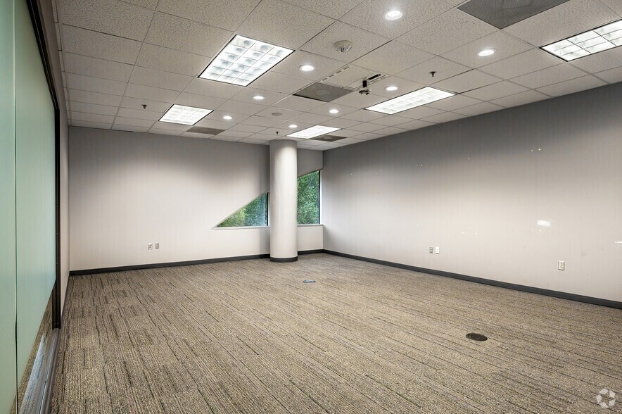 More Photos Of 7501 Boulder View Dr, North Chesterfield Unknown For Lease