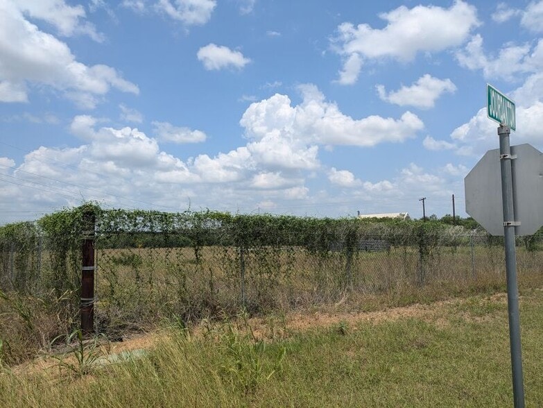 More Photos Of 102 Ernst rd, Jourdanton Land For Sale