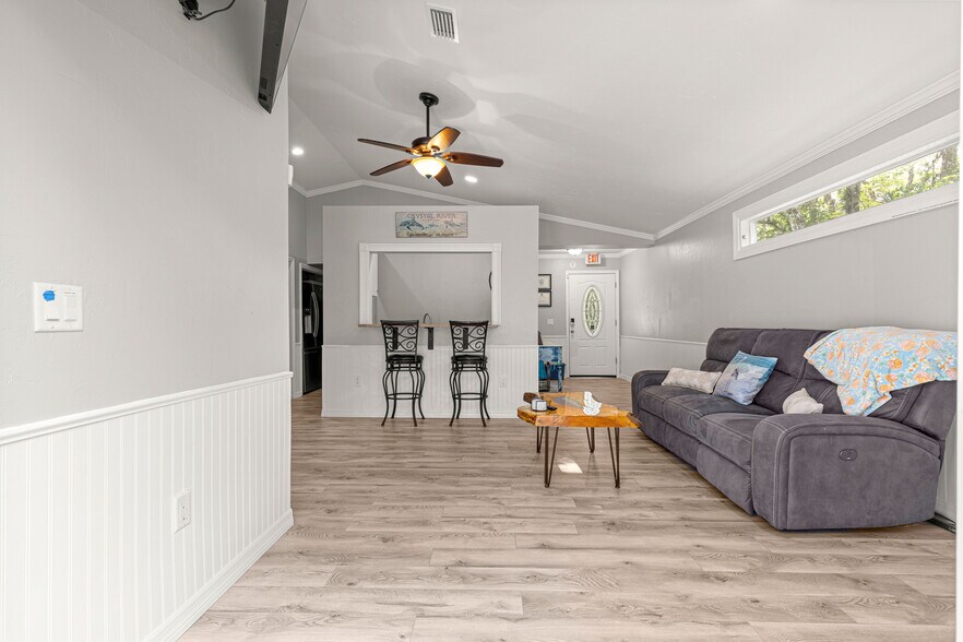 More Photos Of 110 NE Crystal St, Crystal River Specialty For Sale