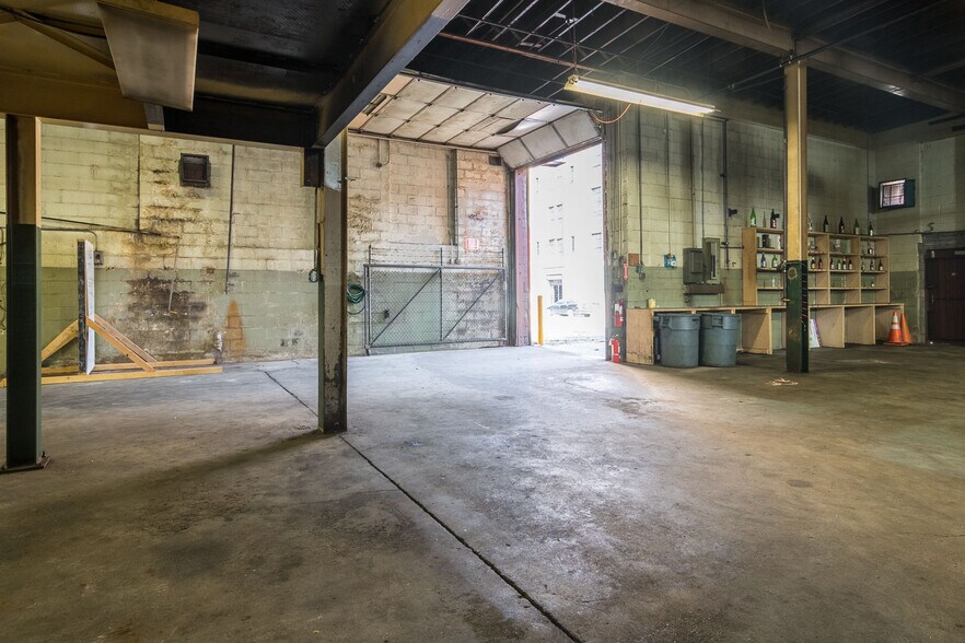 More Photos Of 575 E Milwaukee St, Detroit Warehouse For Lease