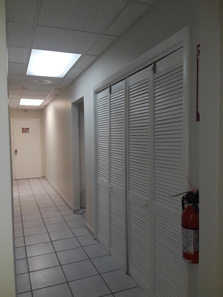 More Photos Of 8370 W Flagler St, Miami Medical For Lease