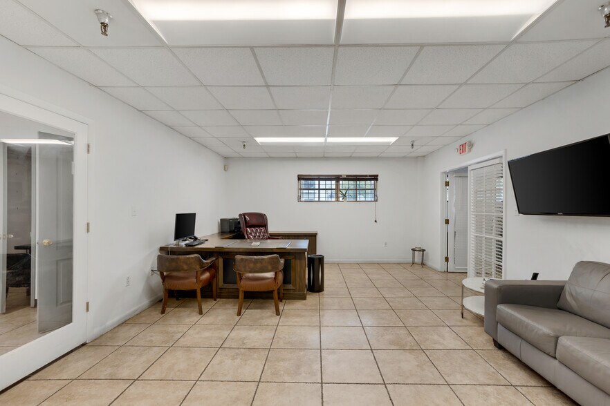 More Photos Of 7725 W 2nd Ct, Hialeah Warehouse For Sale
