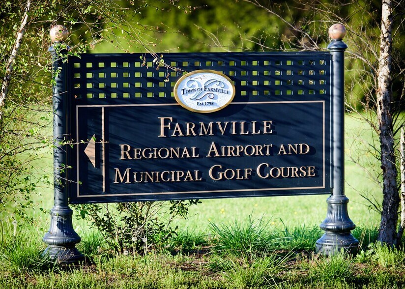 More Photos Of 36 Wedgewood Dr, Farmville Golf Course Driving Range For Sale