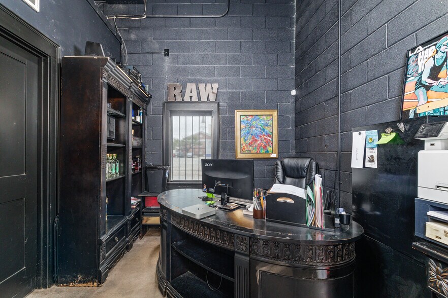 More Photos Of 38 N Chadbourne St, San Angelo Bar For Sale