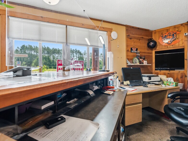 More Photos Of 16154 US 63 Hwy, Hayward Hotel For Sale