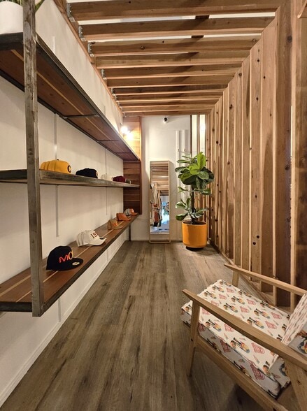 More Photos Of 3408 W Washington Blvd, Los Angeles Storefront Retail Office For Lease