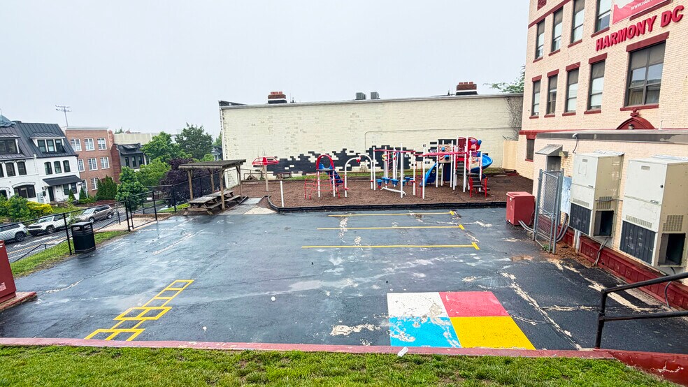 More Photos Of 62 T Street NE, Washington Schools For Lease