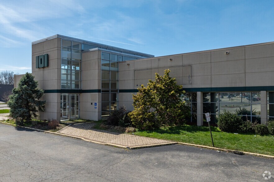 More Photos Of 101 Woodman Dr, Dayton Medical For Lease