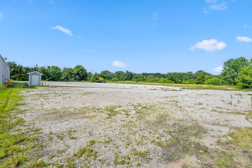 More Photos Of 825 MO-59, Carthage Industrial For Lease