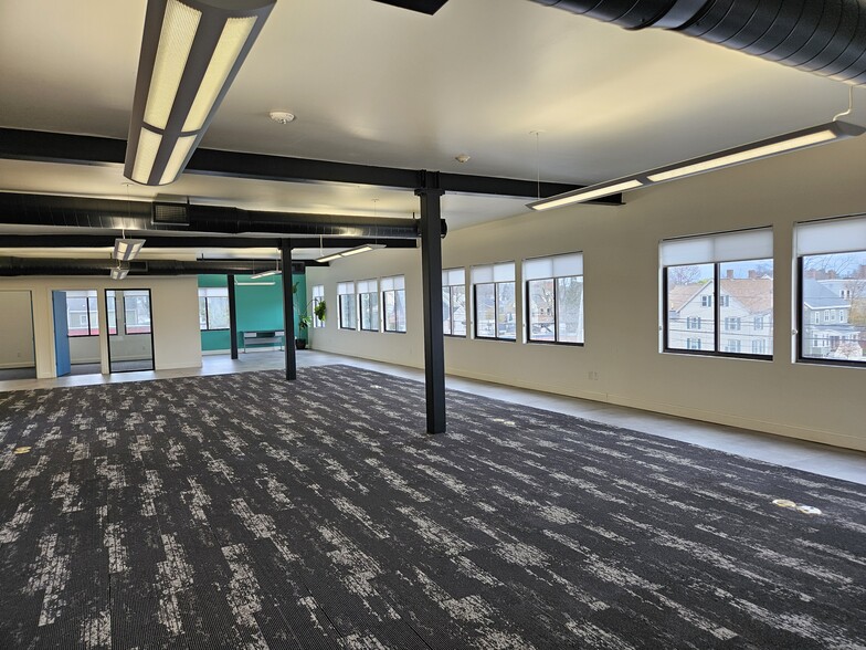More Photos Of 501 Islington St, Portsmouth Office For Lease