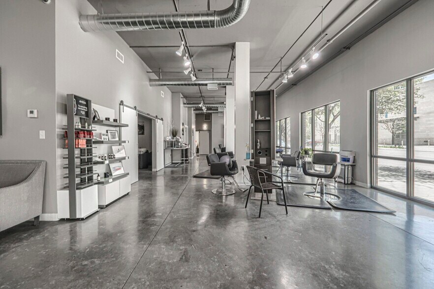 More Photos Of 100 N Main St, Midland Apartments For Lease