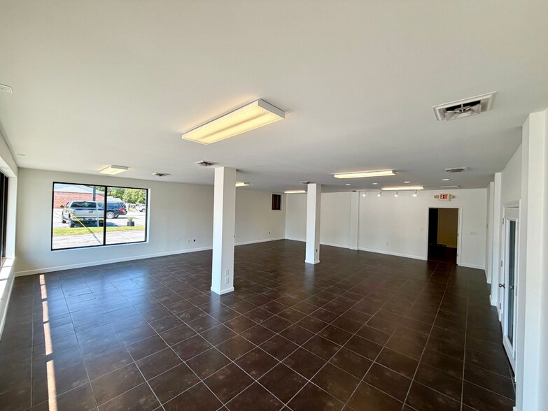 More Photos Of 505-507 E Main St, Havelock Storefront Retail Office For Lease