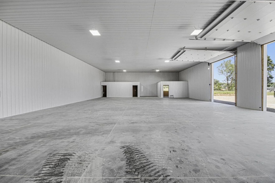 More Photos Of 7565 Happy Valley Rd, Cave City Warehouse For Sale
