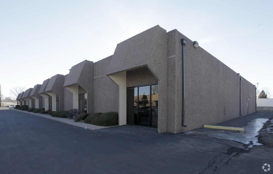 More Photos Of 6385-6425 W 52nd Ave, Arvada Unknown For Lease