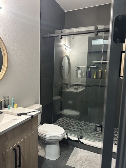 More Photos Of 201 NE 20th St, Ocala General Retail For Sale