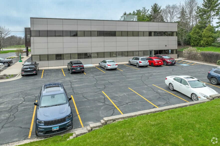 More Photos Of 839 N Perryville Rd, Rockford Office For Lease