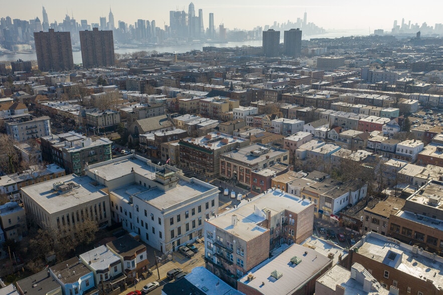More Photos Of 440 60th St, West New York Apartments For Lease