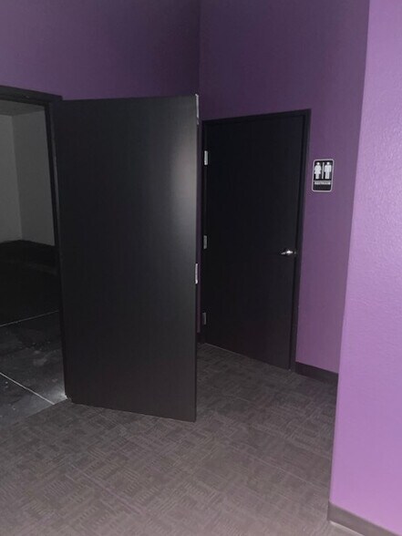 More Photos Of 2982 N Alma School Rd, Chandler General Retail For Lease