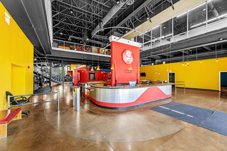 More Photos Of 1900 Del Paso Rd, Sacramento Health Club For Lease