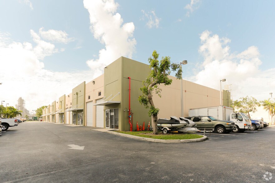 More Photos Of 10601-10677 NW 122nd St, Medley Warehouse For Lease