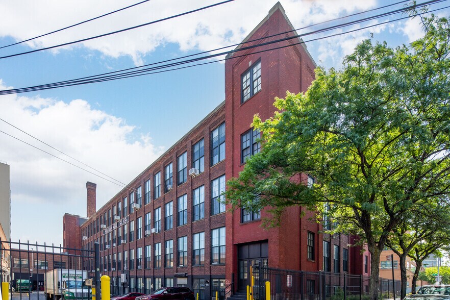 More Photos Of 37-24 24th St, Long Island City Loft Creative Space For Lease