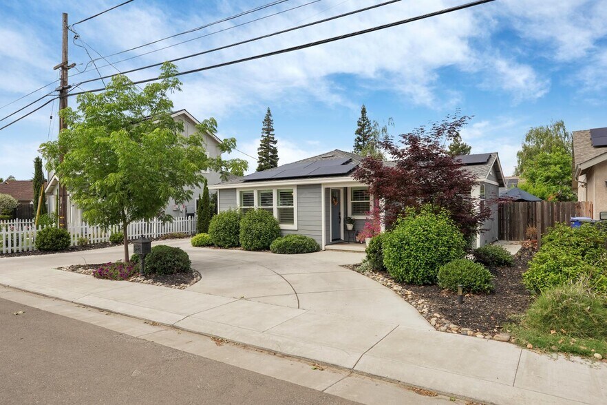 More Photos Of 595 E Augusta St, Woodbridge Apartments For Sale