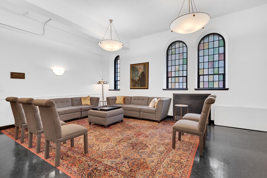 More Photos Of 106 E 86th St, New York Schools For Lease