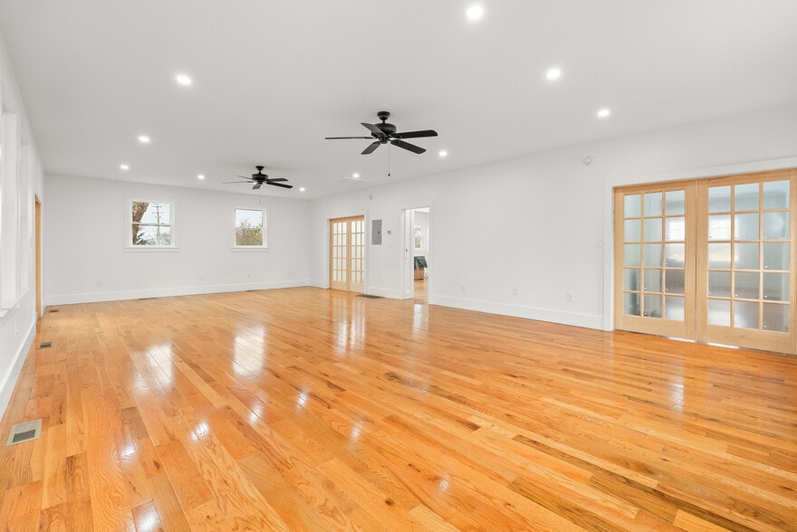 More Photos Of 15115 Forest Road, Forest Office For Lease