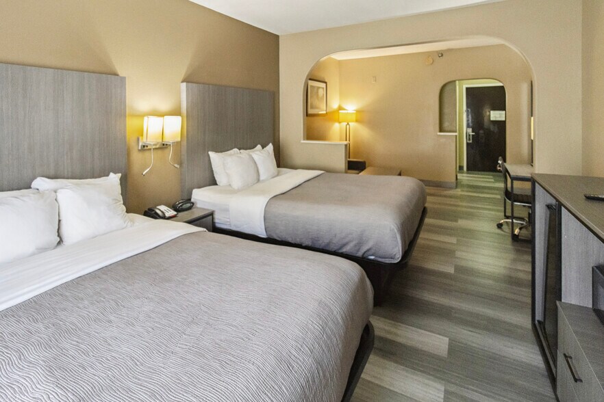 More Photos Of 17550 Northwest Fwy, Houston Hotel For Sale