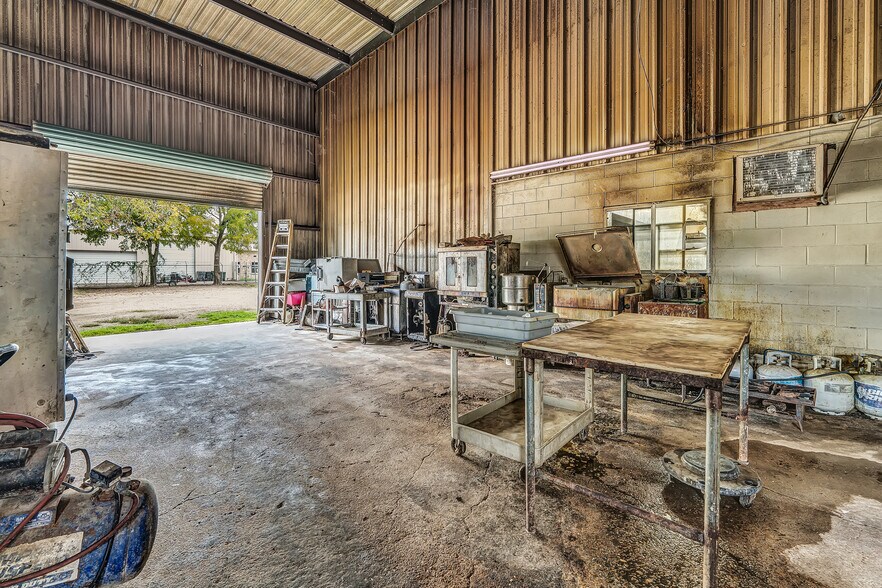 More Photos Of 17390 TX-36, Somerville Restaurant For Sale