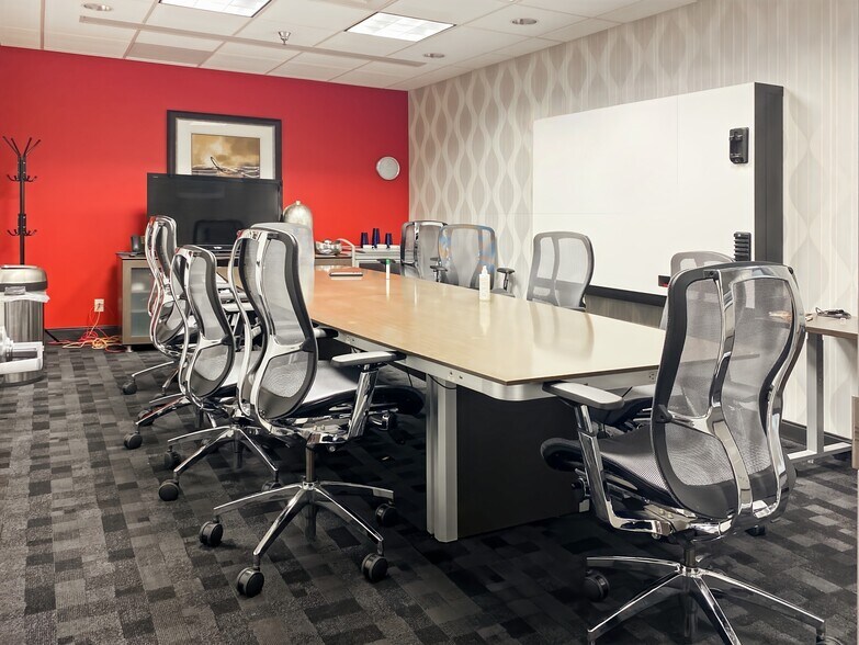 More Photos Of 800 S Gay St, Knoxville Coworking Space