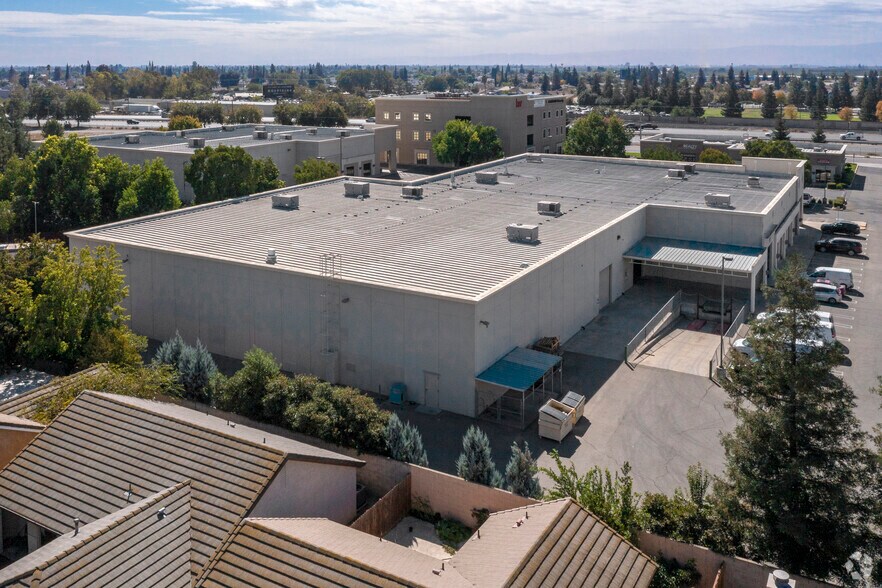 More Photos Of 5256 Pirrone Ct, Salida Warehouse For Lease