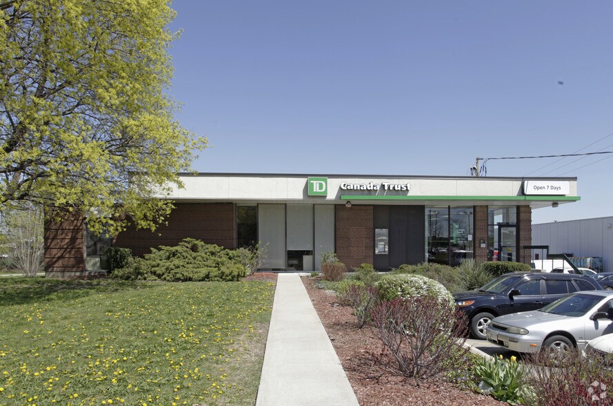 Primary Photo Of 8125 Dixie Rd, Brampton Bank For Sale