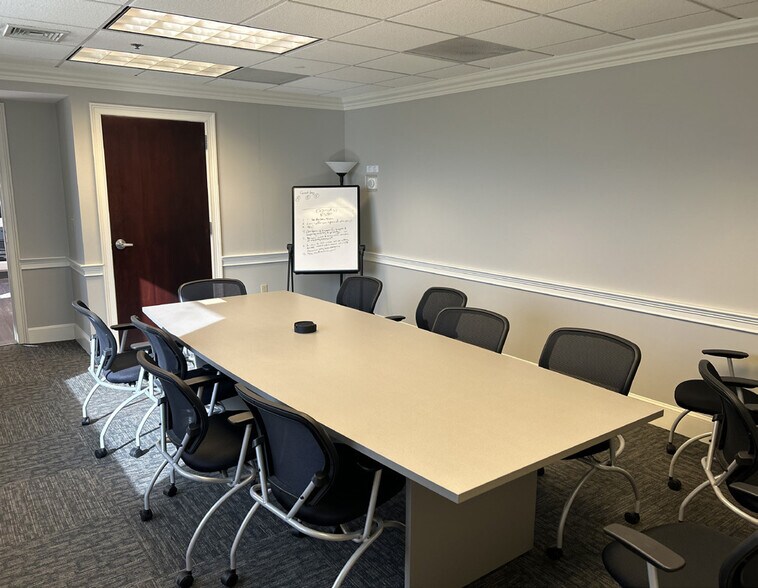 More Photos Of 180 Haven St, Reading Office For Lease