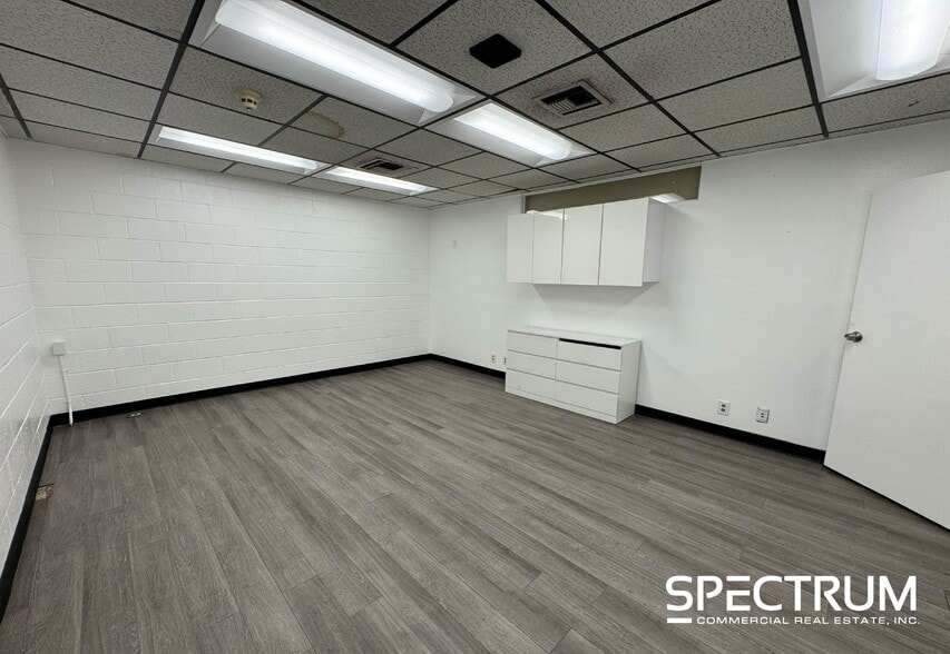 More Photos Of 7735-7751 Densmore Ave, Van Nuys Warehouse For Lease