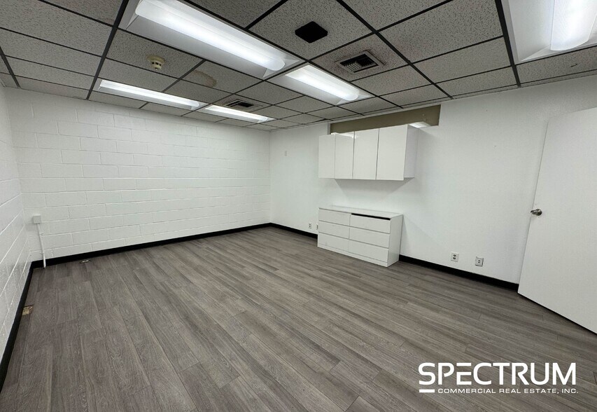 More Photos Of 7735-7751 Densmore Ave, Van Nuys Warehouse For Lease