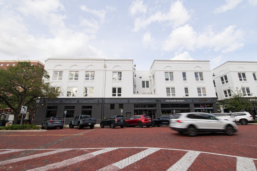 More Photos Of 442 W Kennedy Blvd, Tampa Office For Lease