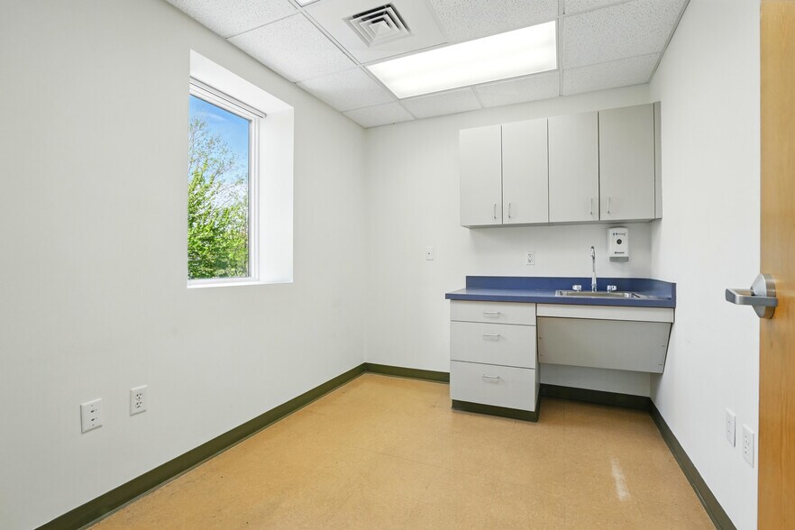 More Photos Of 91 Washington St, Taunton Medical For Lease