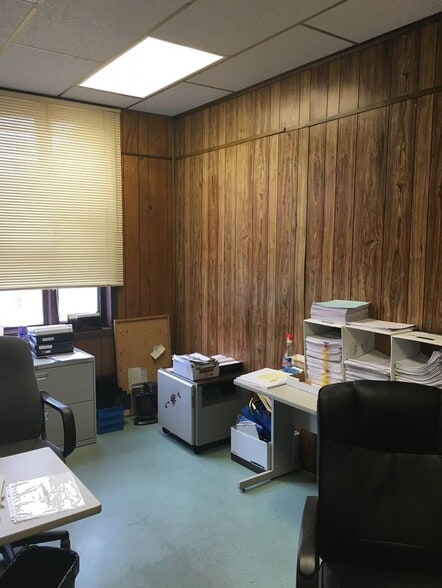 More Photos Of 2929 Valley Ave, Winchester Truck Terminal For Lease