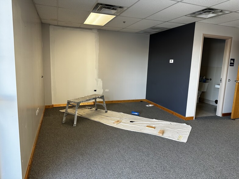 More Photos Of 3752 Imperial St, Frederick Light Manufacturing For Sale