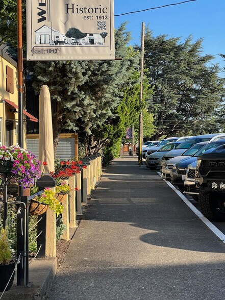 More Photos Of 258 N Kutch St, Carlton Storefront For Lease