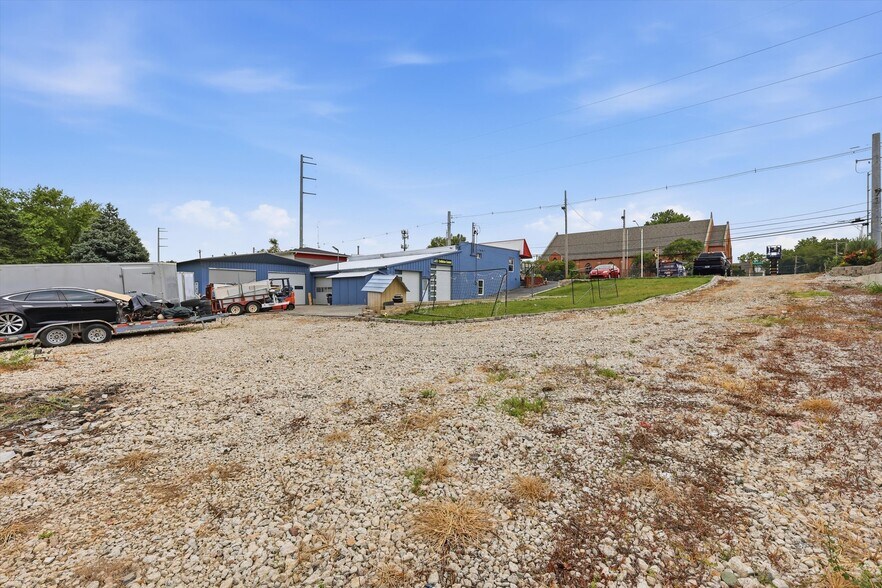 More Photos Of 7511 Leavenworth Rd, Kansas City Auto Repair For Sale