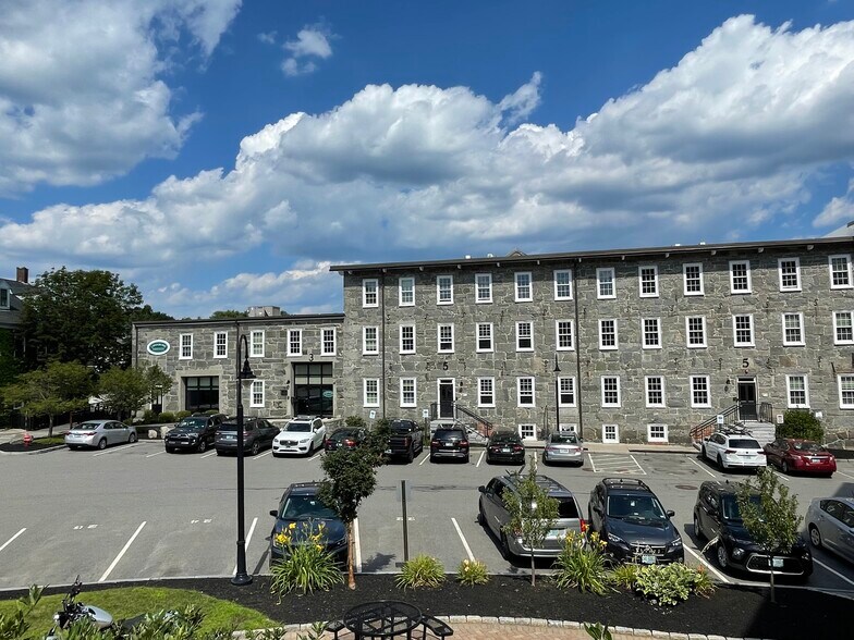 More Photos Of 55 Main St, Newmarket Office Residential For Lease