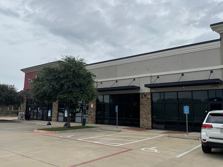 More Photos Of 1824 W Slaughter Ln, Austin Freestanding For Lease