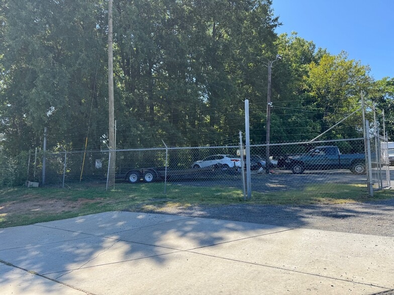 More Photos Of 2225 W Sugar Creek Rd, Charlotte Freestanding For Sale