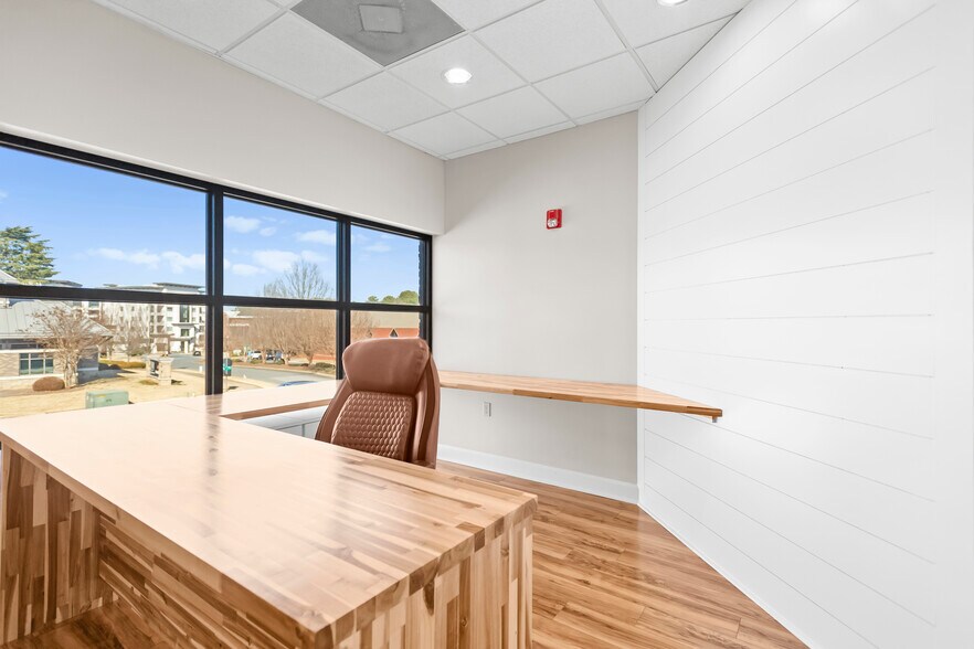 More Photos Of 19810 W Catawba Ave, Cornelius Office For Lease