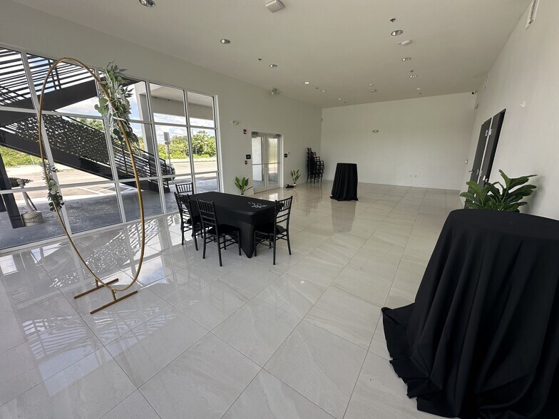 More Photos Of 116 Kenny Blvd, Haines City Loft Creative Space For Sale